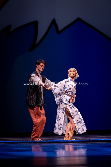 Momotaro_DRESS26_Group1_LT_005