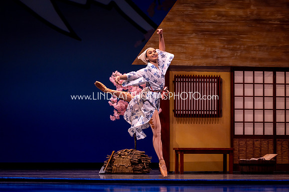 Momotaro_DRESS26_Group1_LT_009