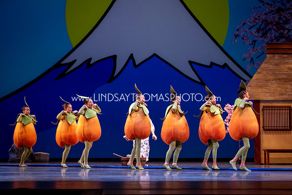 Momotaro_DRESS26_Group1_LT_014
