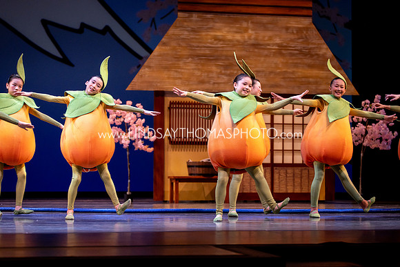 Momotaro_DRESS26_Group1_LT_016