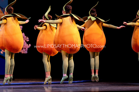 Momotaro_DRESS26_Group1_LT_017