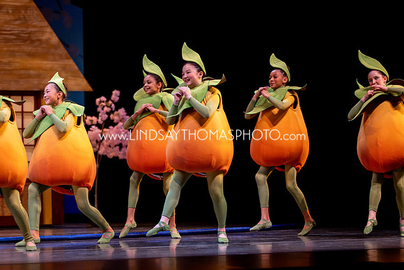 Momotaro_DRESS26_Group1_LT_018