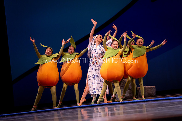 Momotaro_DRESS26_Group1_LT_024