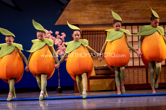 Momotaro_DRESS26_Group1_LT_027