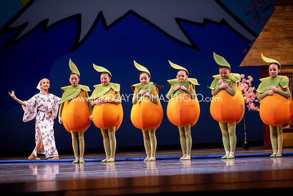 Momotaro_DRESS26_Group1_LT_029