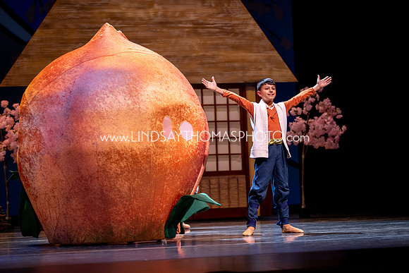 Momotaro_DRESS26_Group1_LT_034