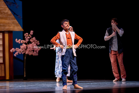 Momotaro_DRESS26_Group1_LT_035
