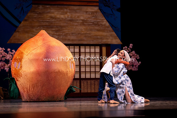 Momotaro_DRESS26_Group1_LT_038