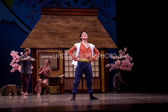 Momotaro_DRESS26_Group1_LT_040