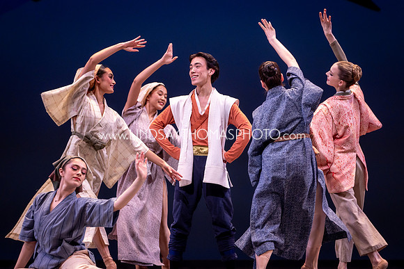 Momotaro_DRESS26_Group1_LT_045