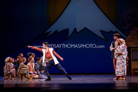 Momotaro_DRESS26_Group1_LT_049