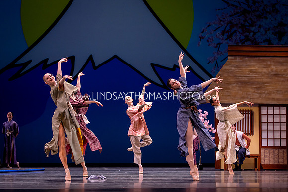 Momotaro_DRESS26_Group1_LT_055