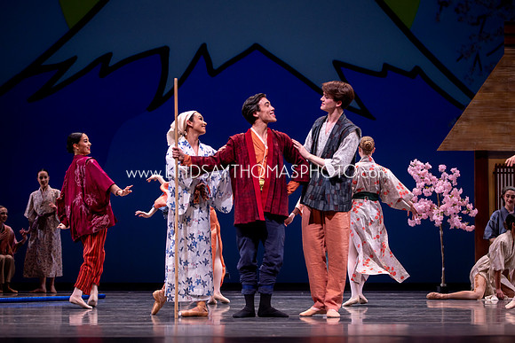 Momotaro_DRESS26_Group1_LT_058