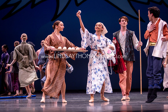 Momotaro_DRESS26_Group1_LT_056