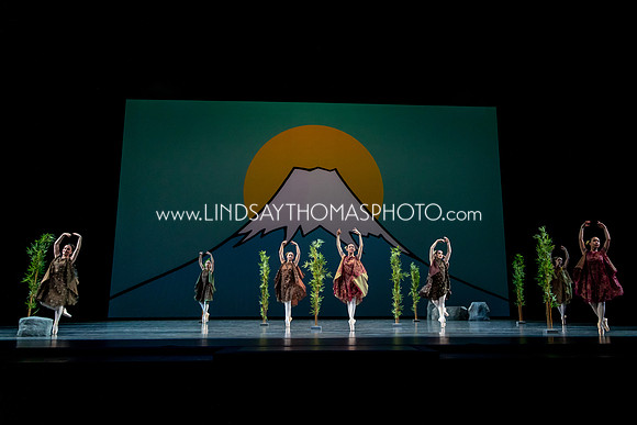 Momotaro_DRESS26_Group1_LT_065