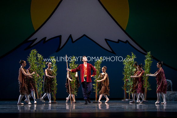 Momotaro_DRESS26_Group1_LT_066