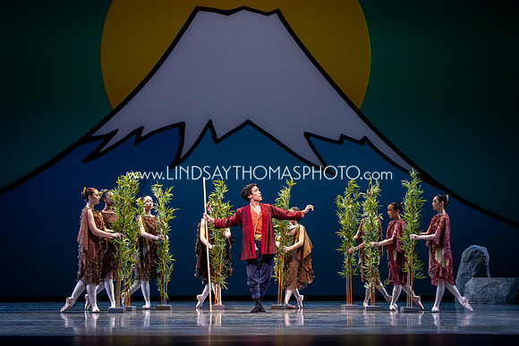 Momotaro_DRESS26_Group1_LT_067