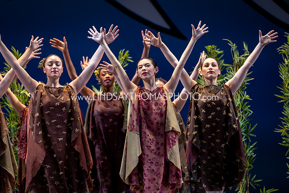 Momotaro_DRESS26_Group1_LT_073