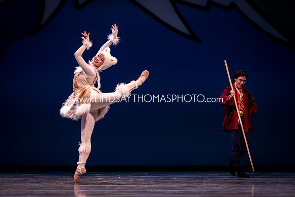 Momotaro_DRESS26_Group1_LT_079
