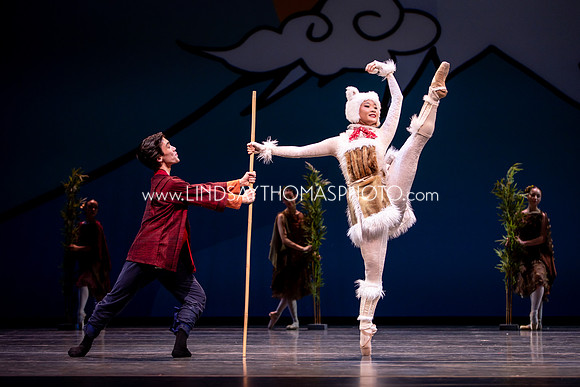 Momotaro_DRESS26_Group1_LT_086