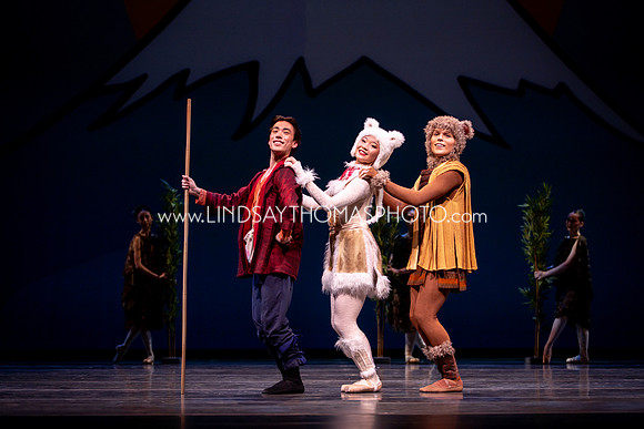 Momotaro_DRESS26_Group1_LT_098