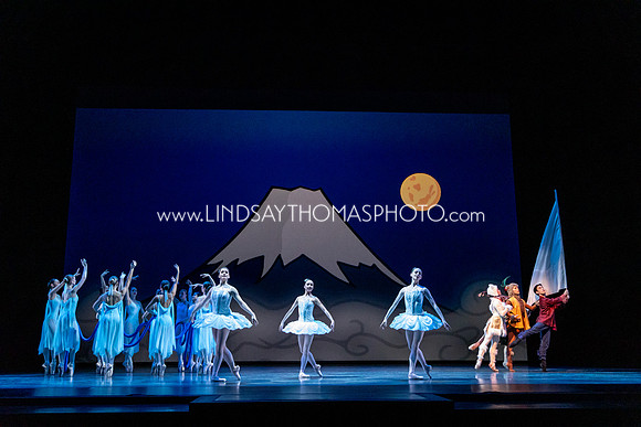 Momotaro_DRESS26_Group1_LT_134