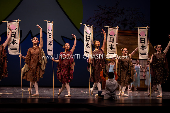 Momotaro_DRESS26_Group1_LT_166