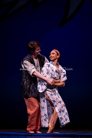 Momotaro_DRESS26_Group2_LT_002003