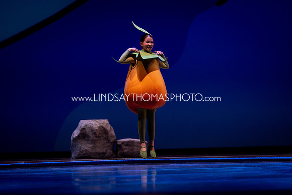 Momotaro_DRESS26_Group2_LT_002007
