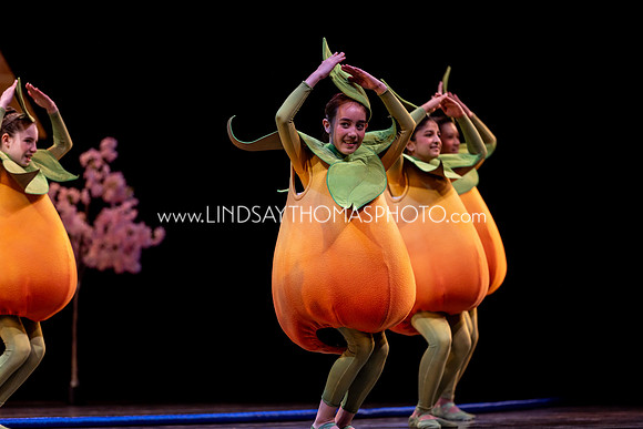 Momotaro_DRESS26_Group2_LT_002013