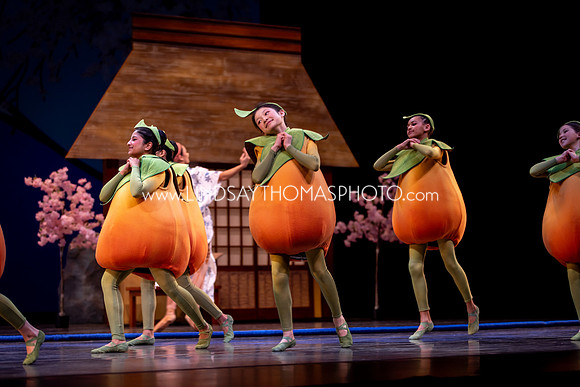 Momotaro_DRESS26_Group2_LT_002015