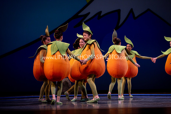 Momotaro_DRESS26_Group2_LT_002018