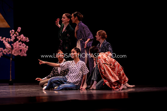 Momotaro_DRESS26_Group2_LT_002042