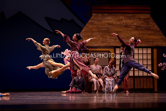 Momotaro_DRESS26_Group2_LT_002040