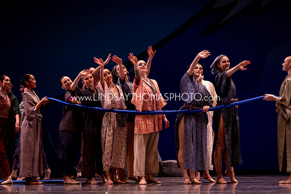 Momotaro_DRESS26_Group2_LT_002043