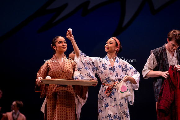 Momotaro_DRESS26_Group2_LT_002048