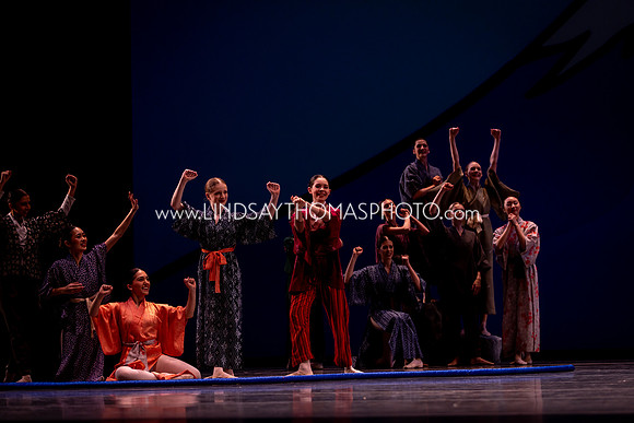 Momotaro_DRESS26_Group2_LT_002051