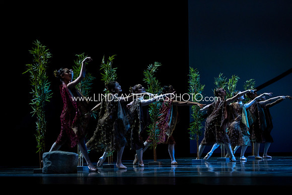 Momotaro_DRESS26_Group2_LT_002052