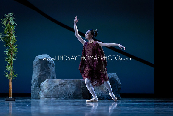 Momotaro_DRESS26_Group2_LT_002055