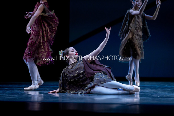 Momotaro_DRESS26_Group2_LT_002057