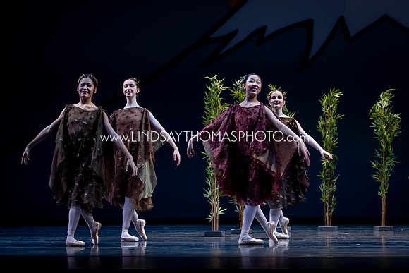 Momotaro_DRESS26_Group2_LT_002060