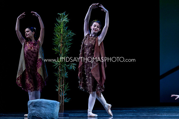 Momotaro_DRESS26_Group2_LT_002059