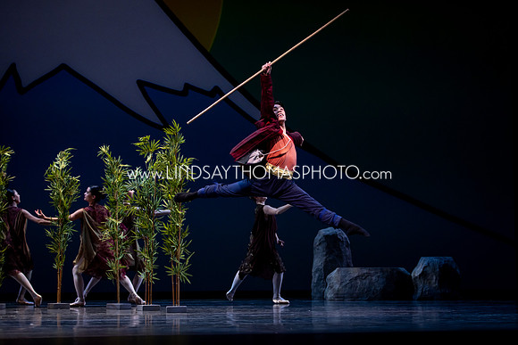 Momotaro_DRESS26_Group2_LT_002061