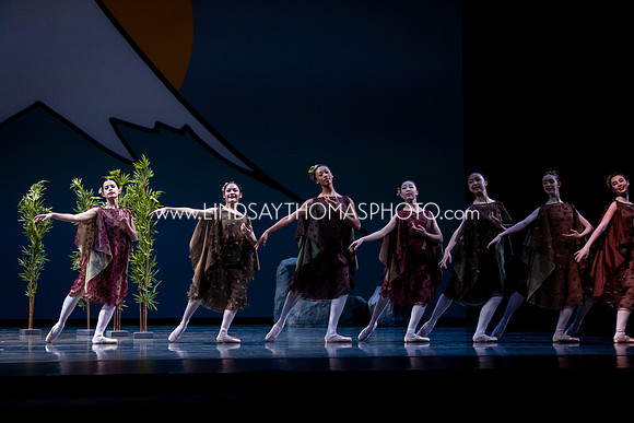Momotaro_DRESS26_Group2_LT_002062
