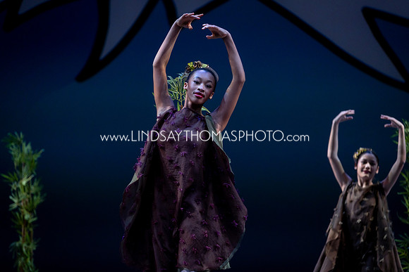 Momotaro_DRESS26_Group2_LT_002064