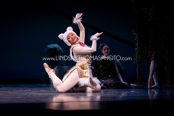 Momotaro_DRESS26_Group2_LT_002068