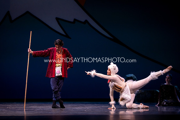 Momotaro_DRESS26_Group2_LT_002070
