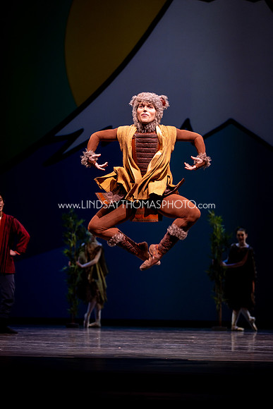 Momotaro_DRESS26_Group2_LT_002075