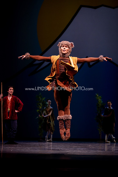Momotaro_DRESS26_Group2_LT_002076