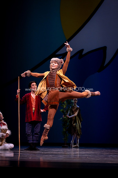 Momotaro_DRESS26_Group2_LT_002079